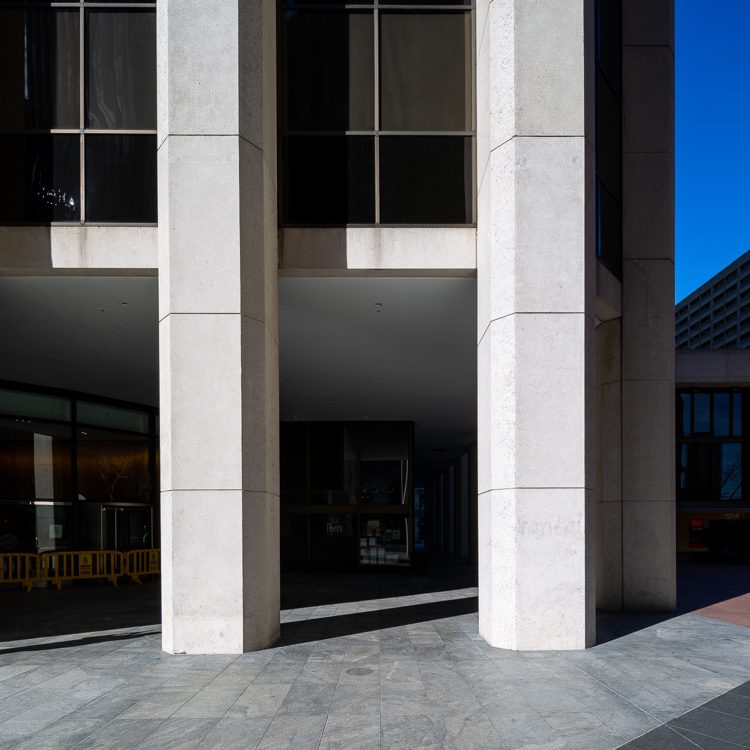 One California Street concrete pillars, image by Andrew Campbell Nelson