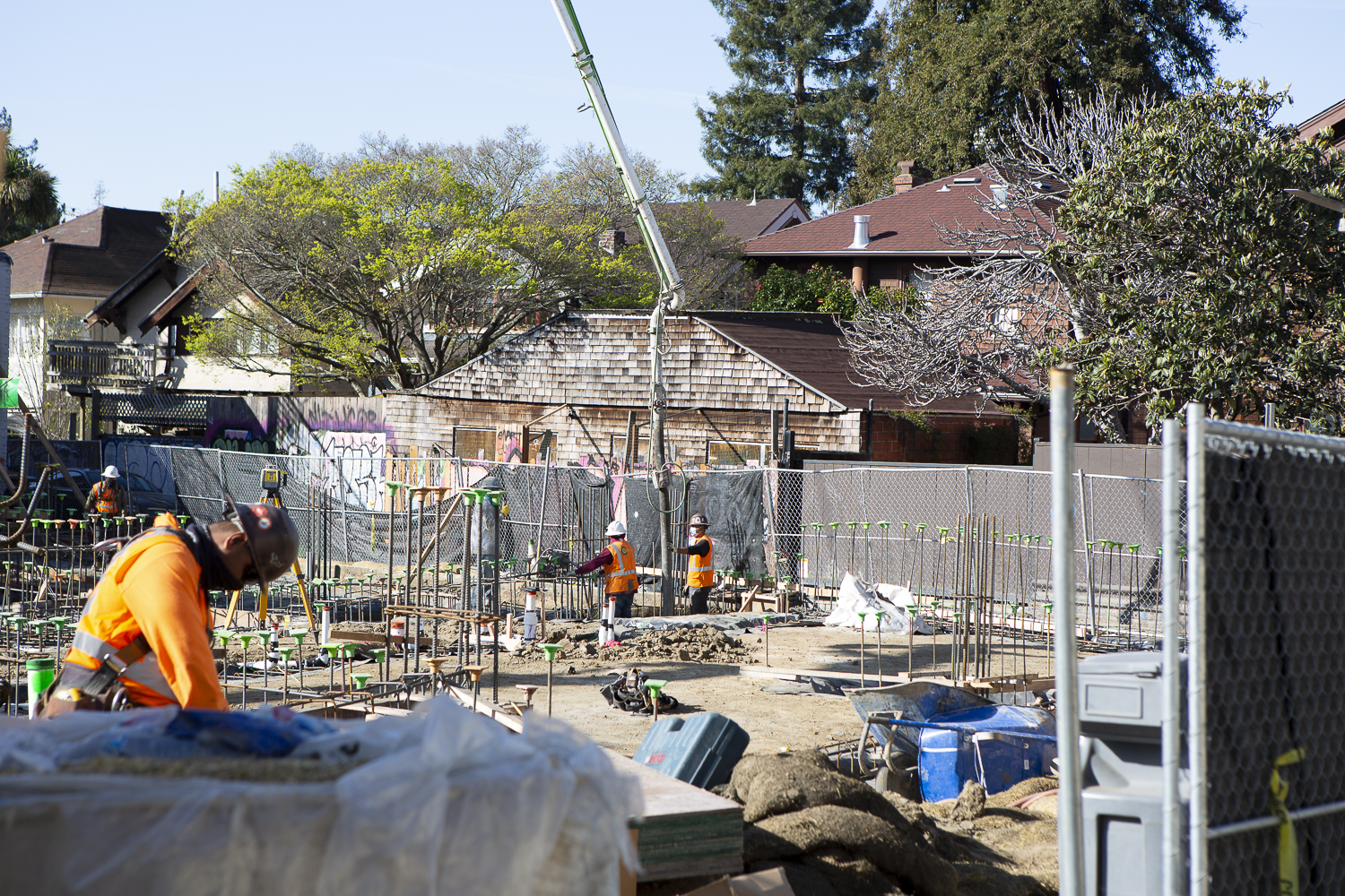 2556 Telegraph Avenue foundation work rising, image by Andrew Campbell Nelson