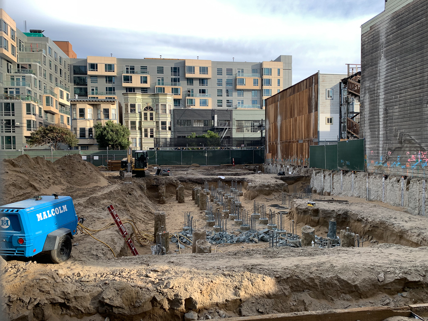 921 Howard Street excavation work underway, image courtesy YIMBY reader