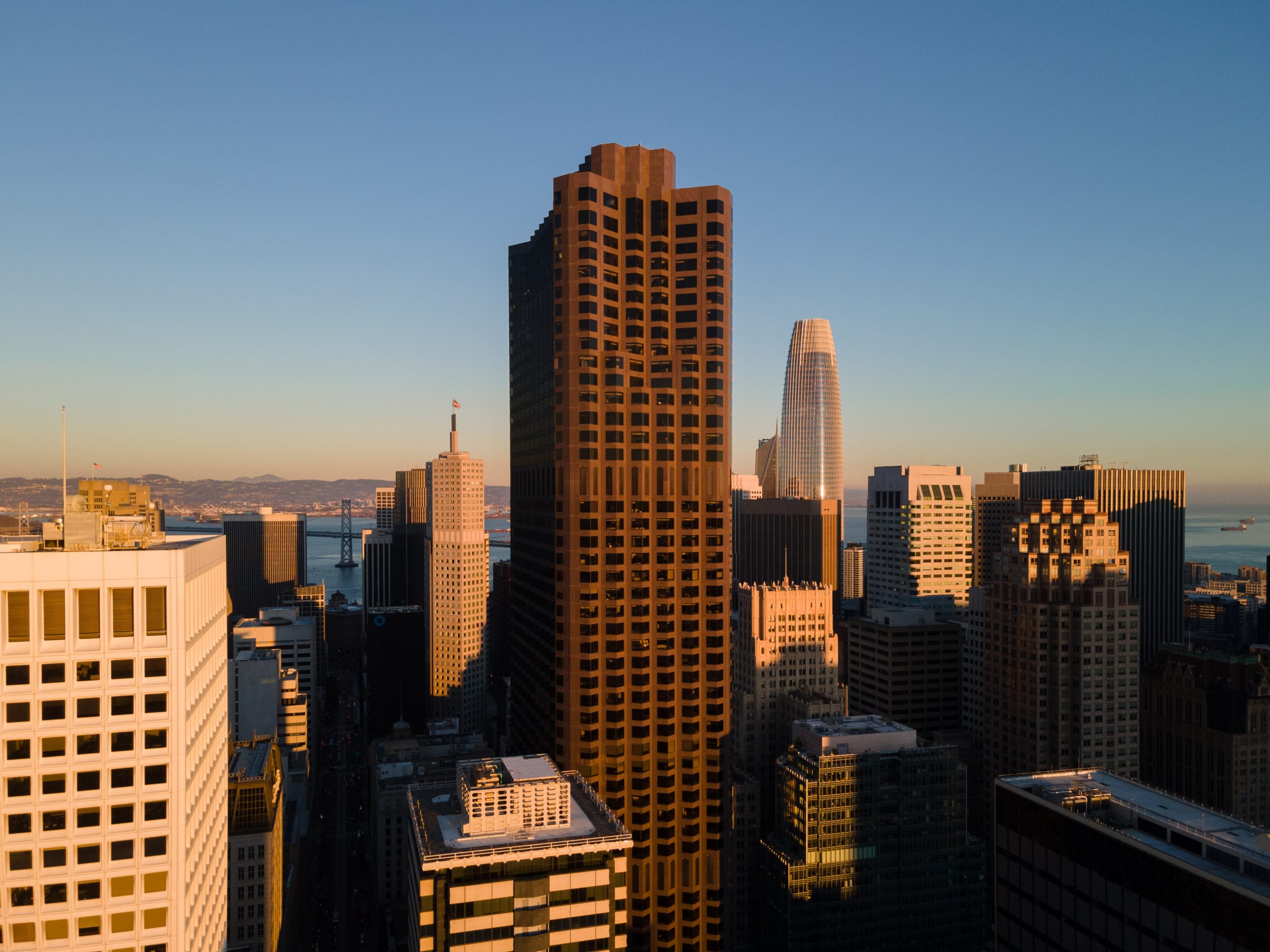 555 California Street with the Salesforce Tower in the background