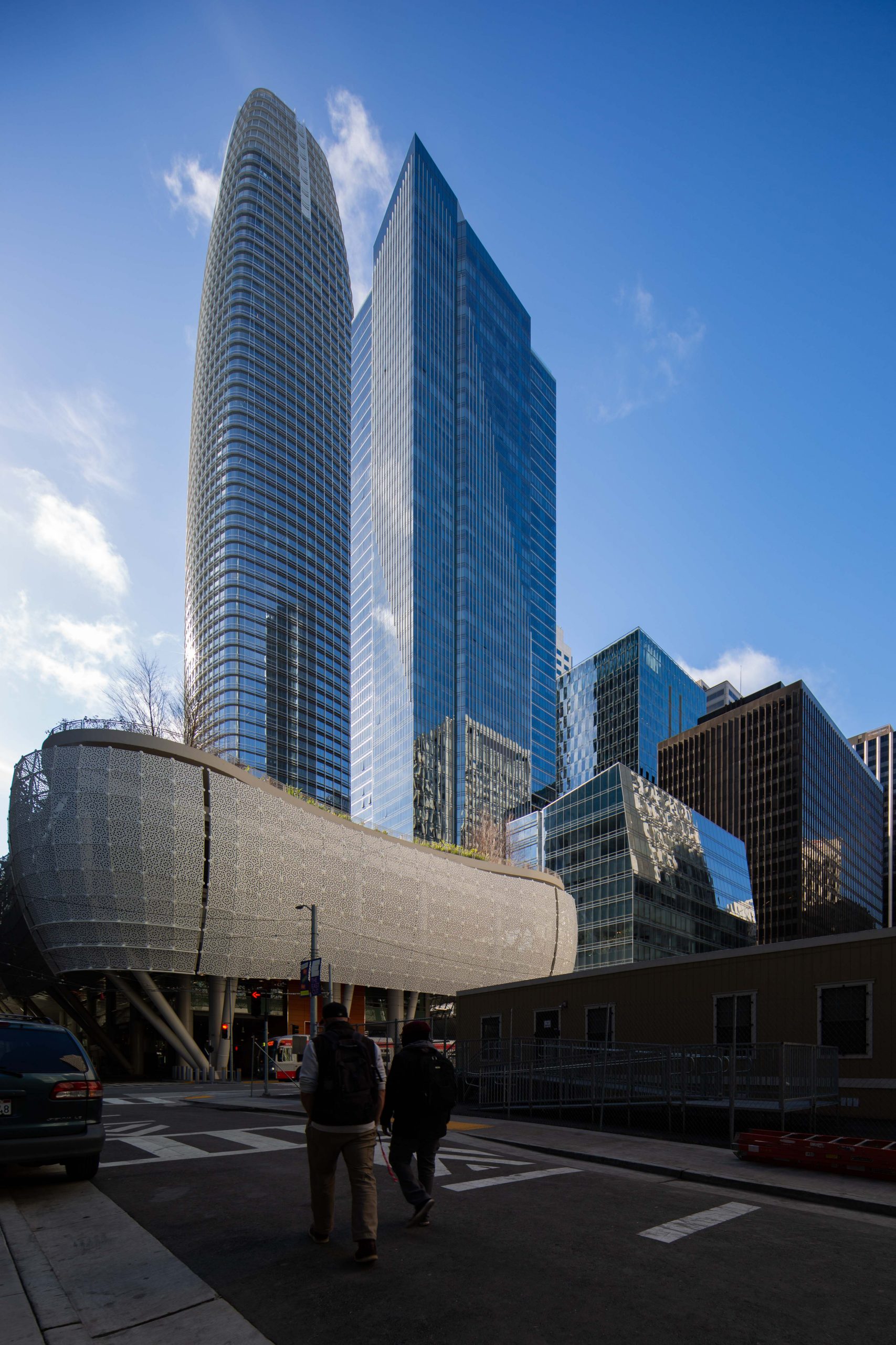 Millennium Tower seen from across Beale Street, image by Andrew Campbell Nelson
