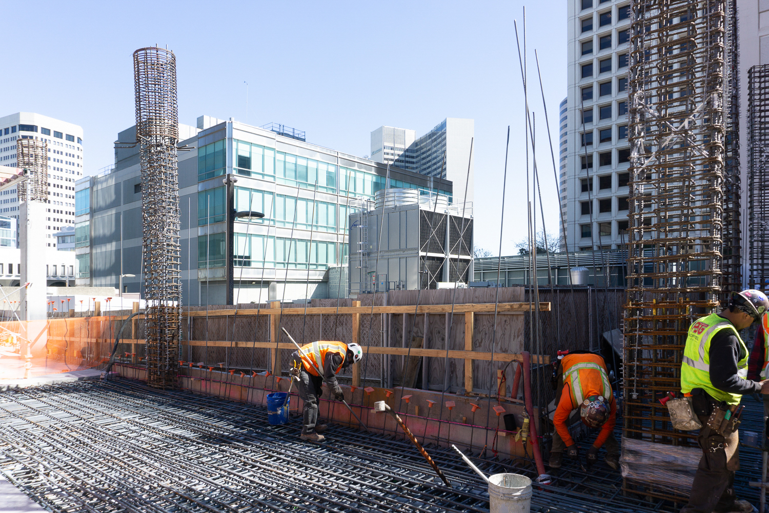 1900 Broadway construction site overlooking the possible future home for 415 20th Street, Oakland's latest proposed tallest tower, image by author