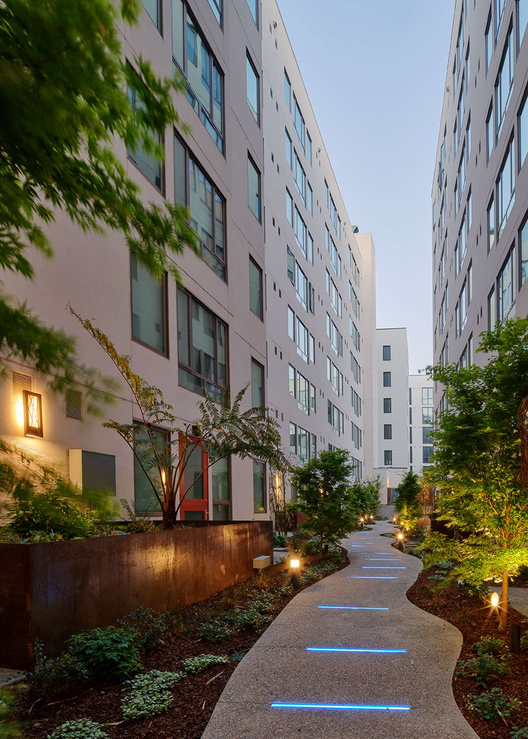 333 12th Street inner-building courtyard, image courtesy Panoramic