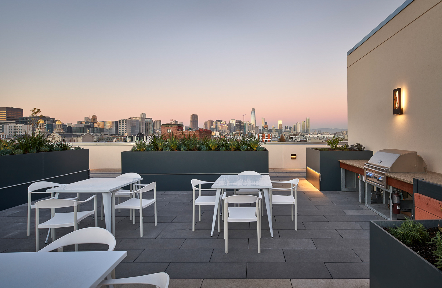 333 12th Street rooftop garden and seating with views of the San Francisco skyline, image courtesy Panoramic
