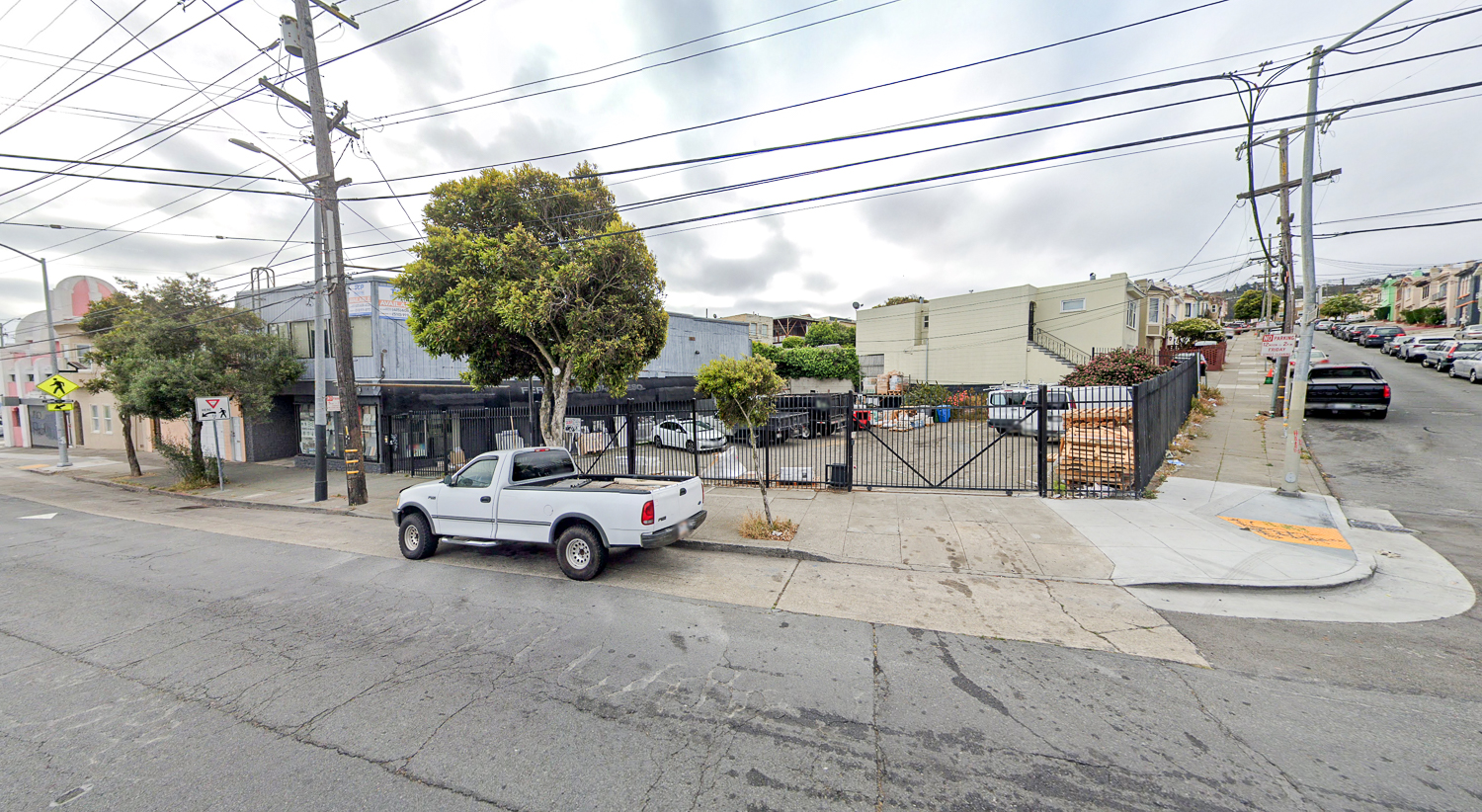 5425 Mission Street existing condition, image via Google Street View