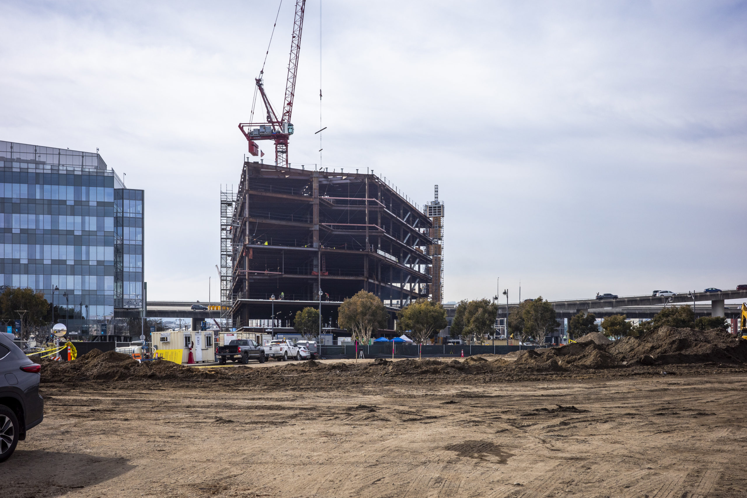 Mission Bay School construction site with 1450 Owens Street in the background, image by Andrew Campbell Nelson
