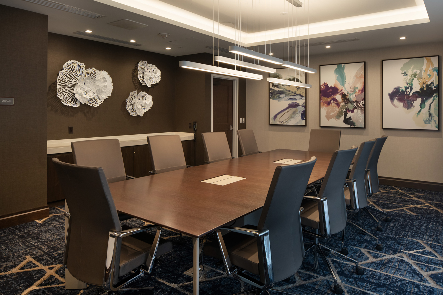 Boardroom meeting space in 1431 Jefferson Street, image courtesy project team