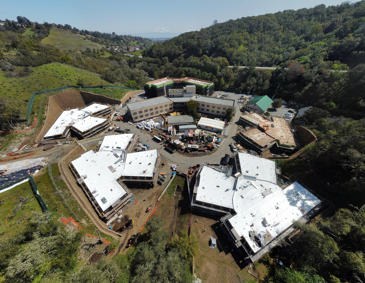 Cordilleras Health Center aerial view looking east, image courtesy Skanska