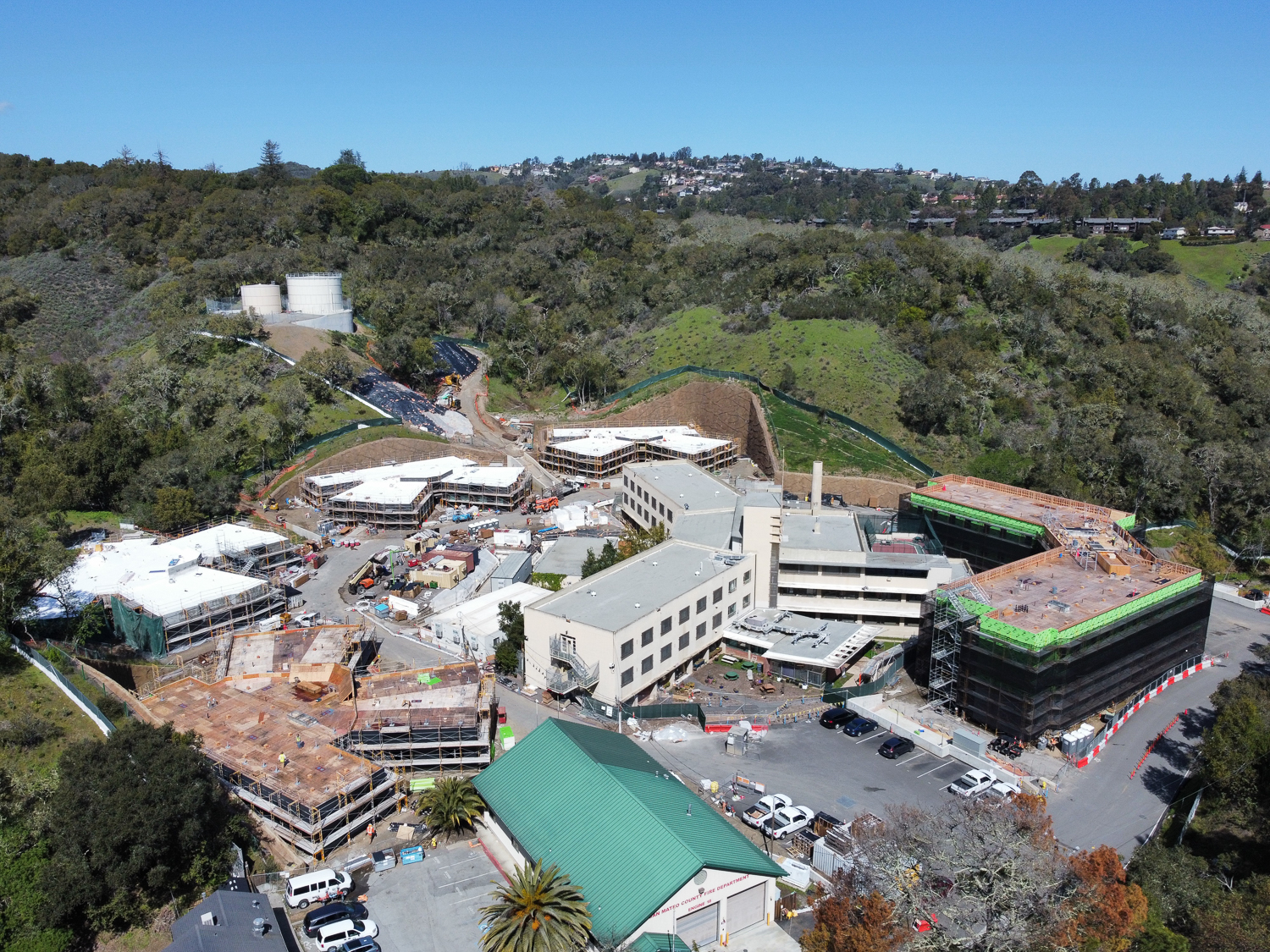 Cordilleras Health Center aerial view of the topped out project, image courtesy Skanska