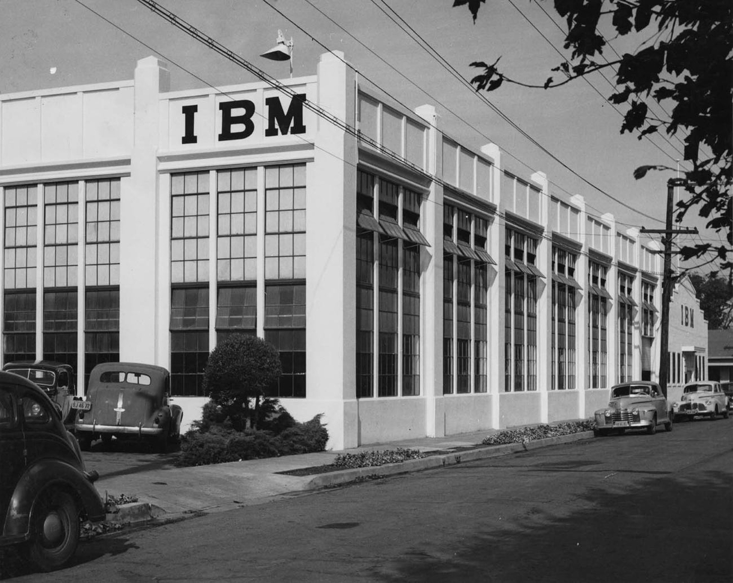 IBM Building 800 Card Manufacturing Plant, image from the History San Jose Photographic Collection