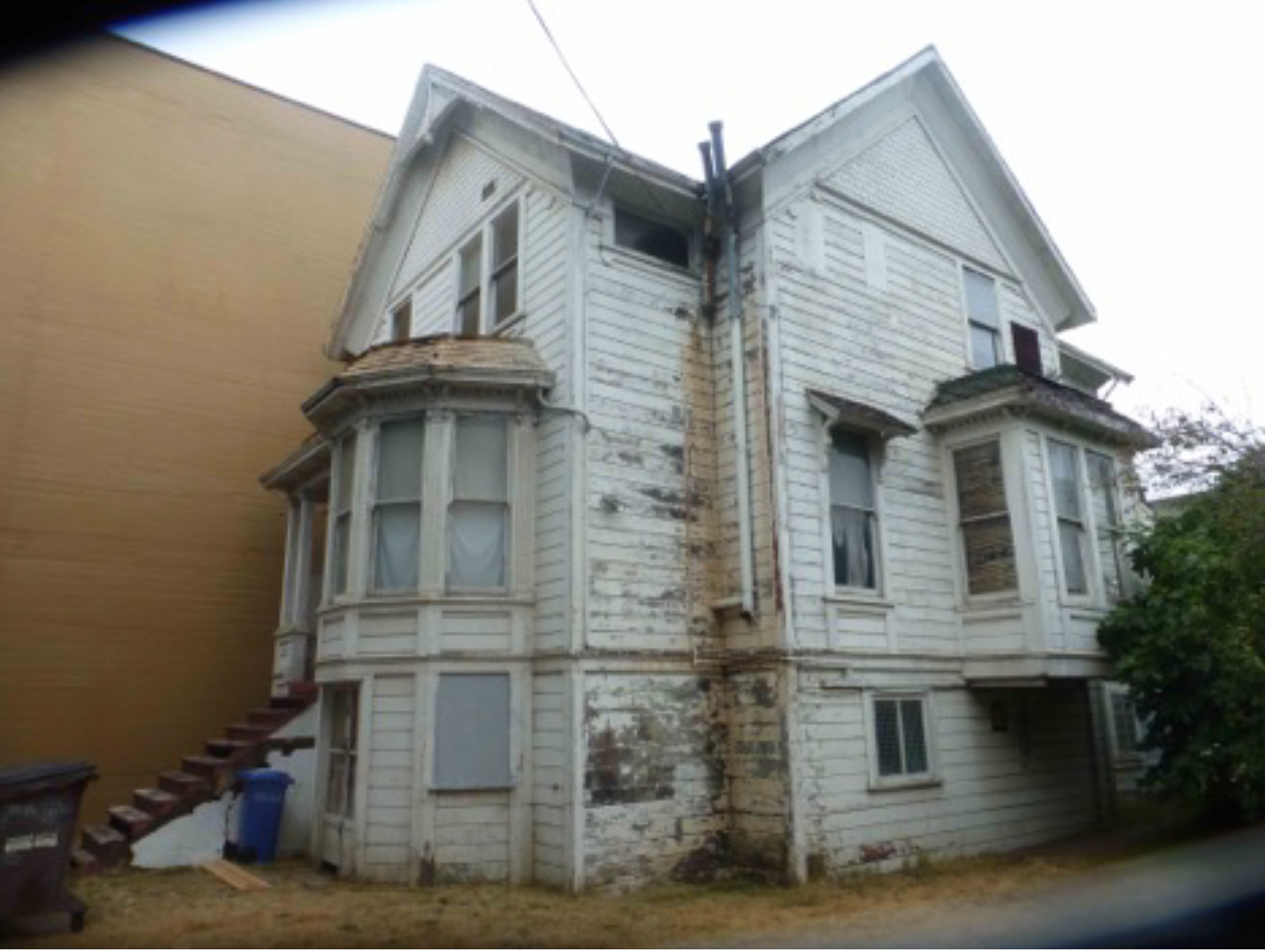 2032 Bancroft Way, image via the City of Berkeley Landmark Application, photographer unlisted