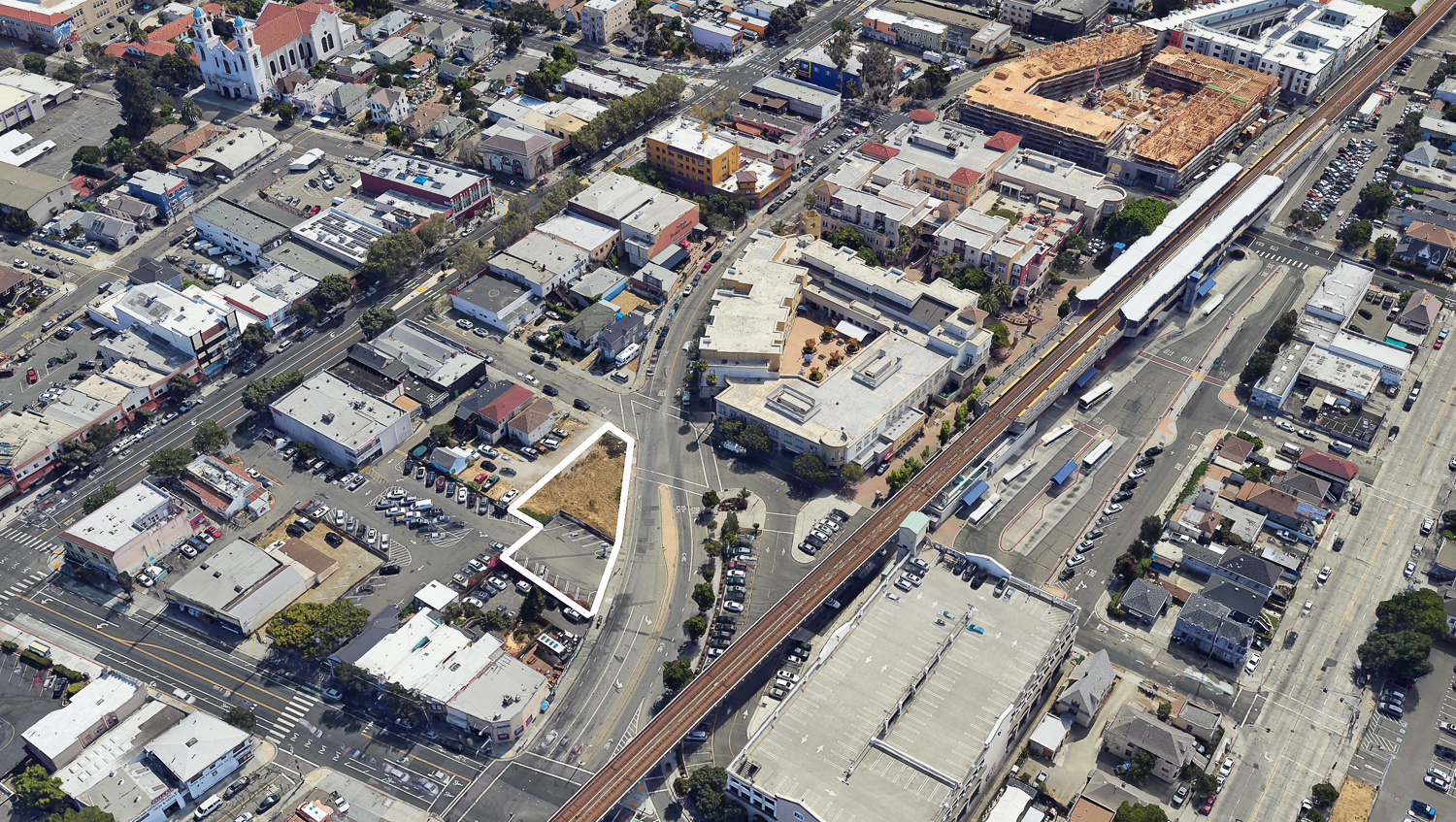 1223 33rd Avenue approximate property outline with Fruitvale Station in the top right, image via Google Satellite