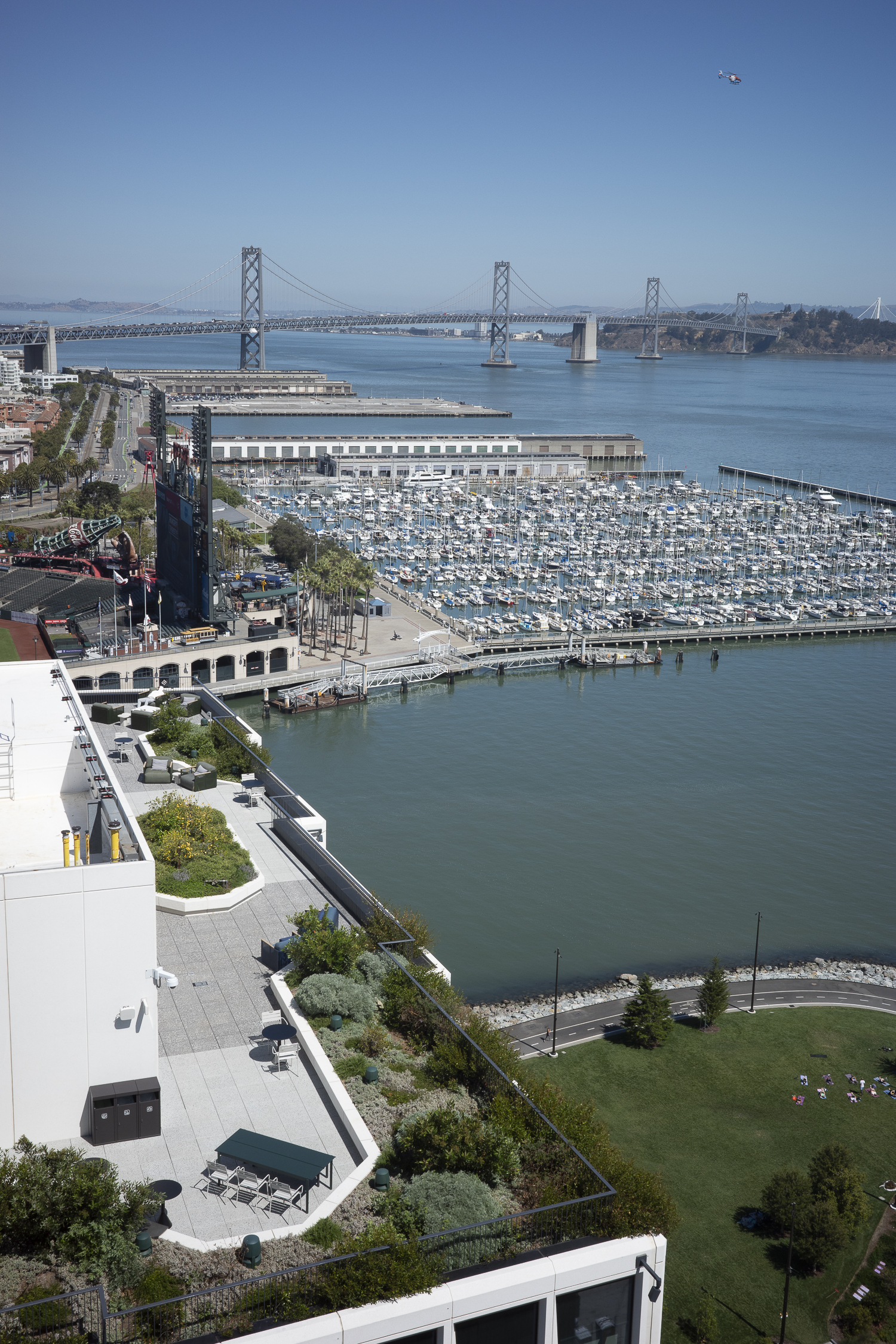 Views from the Verde rooftop deck looking to the Visa HQ terrace and Treasure Island, image by Andrew Campbell Nelson