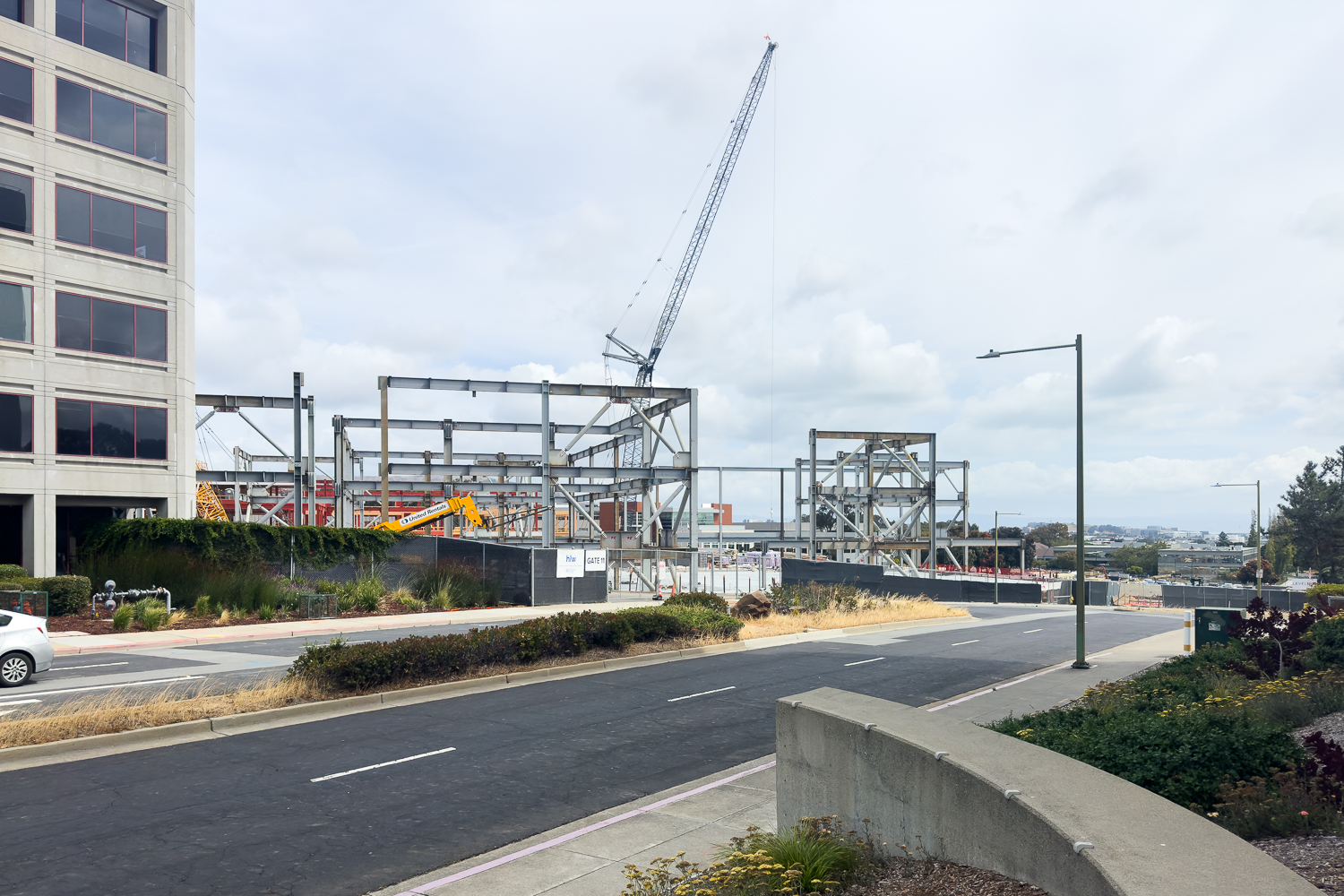 YouTube HQ construction progress seen from Bayhill Drive, image by author