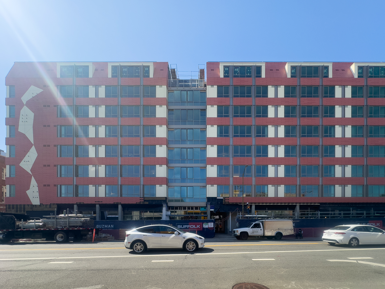 600 7th Street facade overlooking 7th Street, image by author