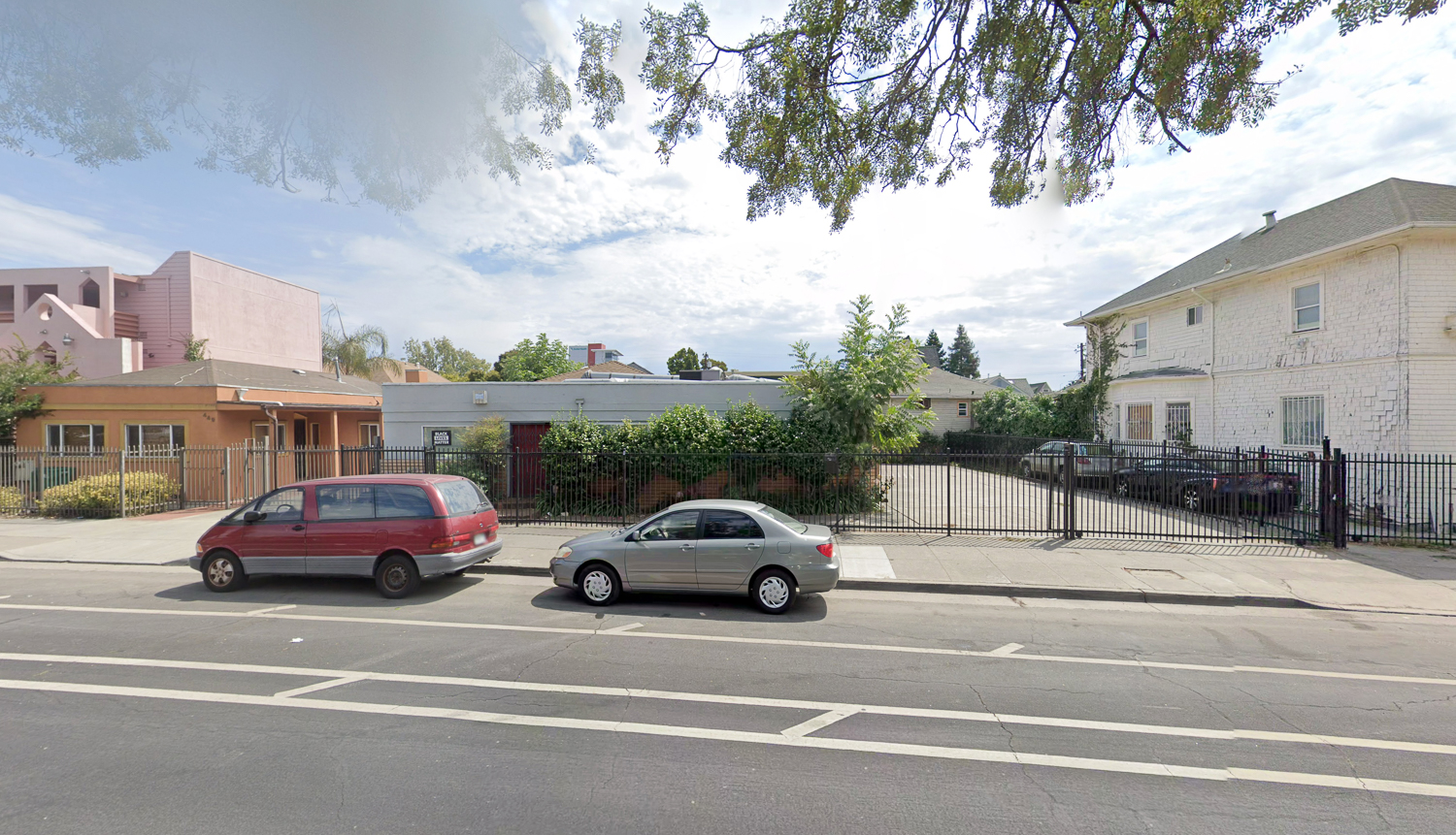 459 West MacArthur Boulevard, image via Google Street View