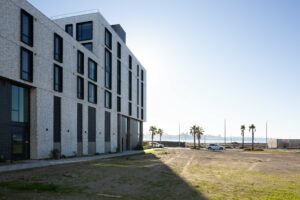 Isle House podium with San Francisco along the horizon, image by Andrew Campbell Nelson