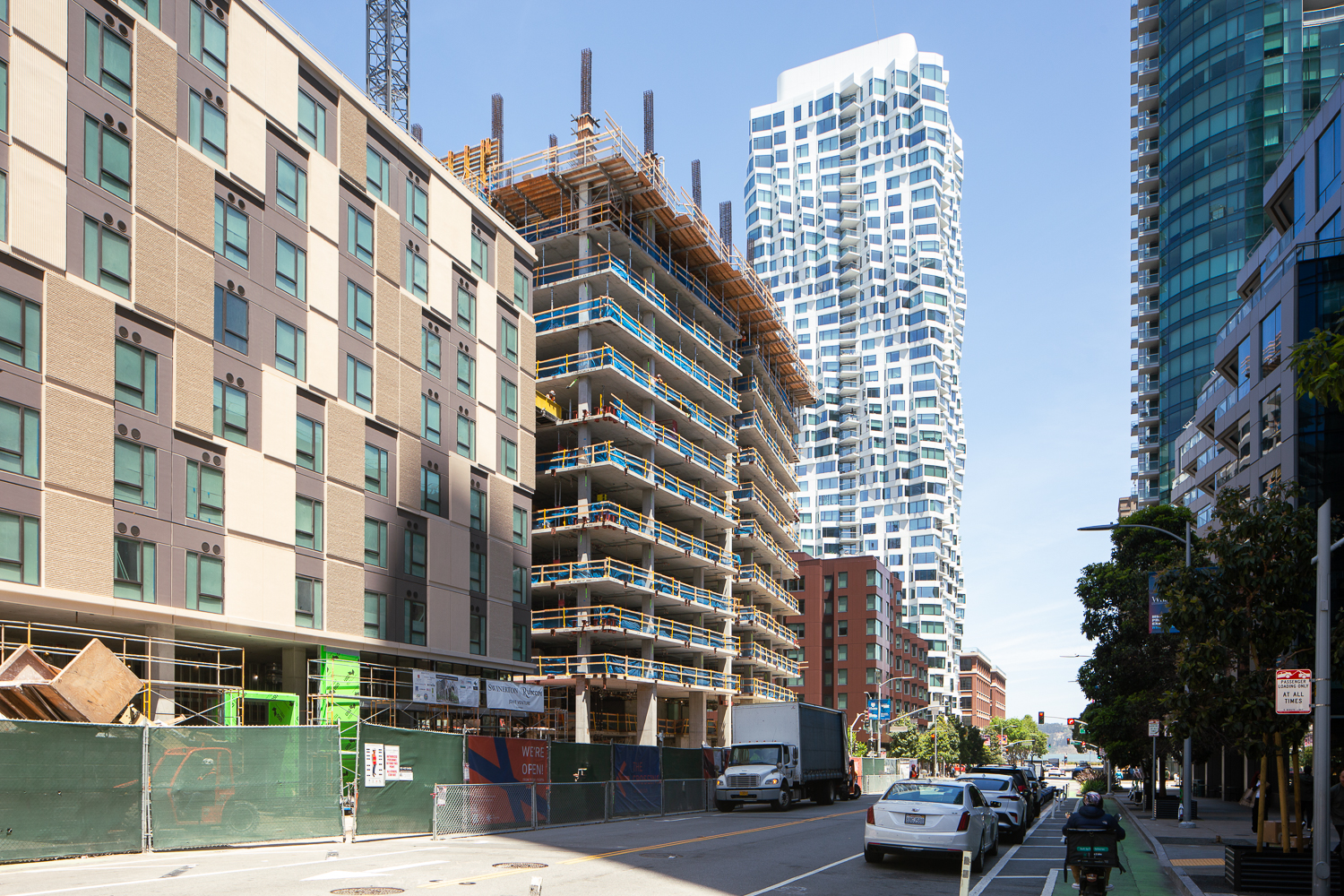 Transbay Block 2 East facing north with MIRA in the background, image by Andrew Campbell Nelson