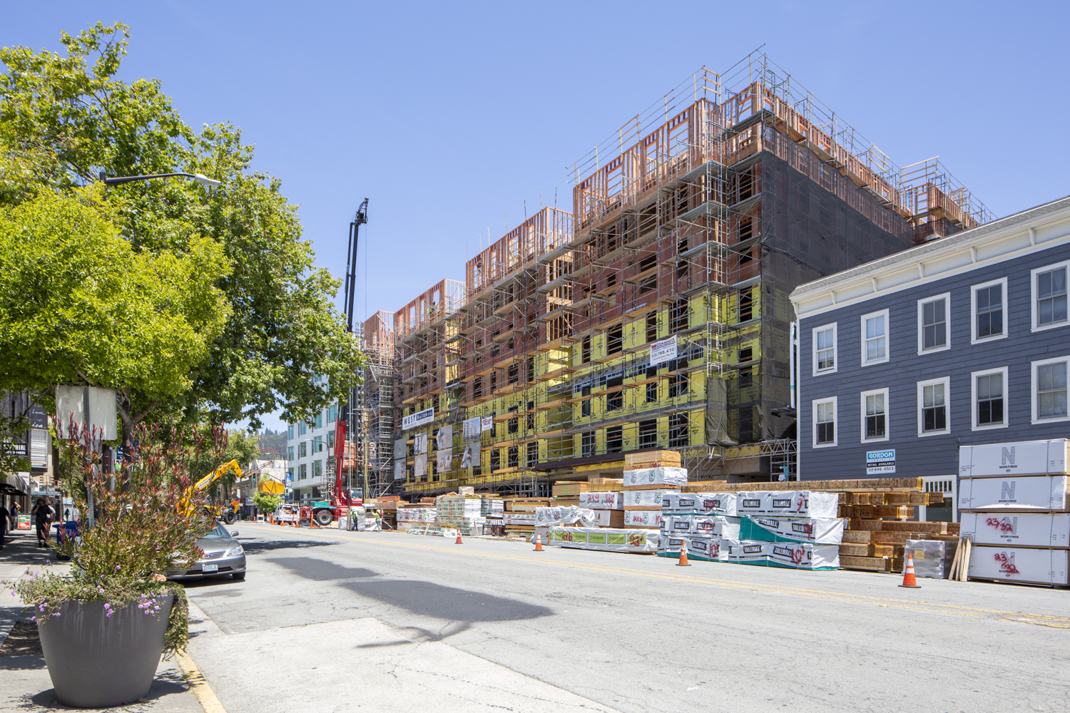2587 Telegraph Avenue construction, image by Andrew Campbell Nelson