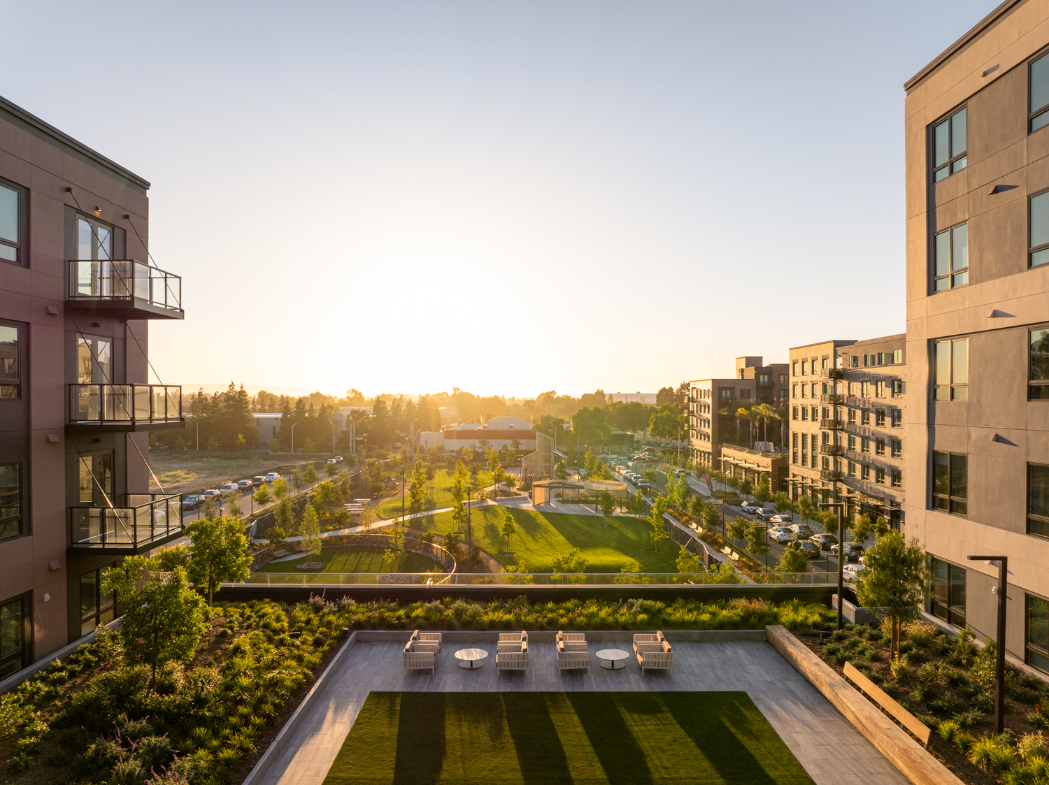 Alba view over the podium-top courtyard, image by Steve Magner