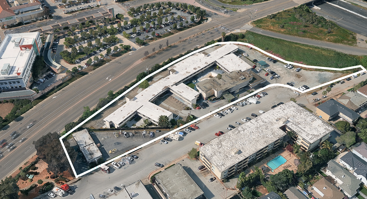 477 East Hillsdale Boulevard, image via Google Satellite outlined approximately by YIMBY