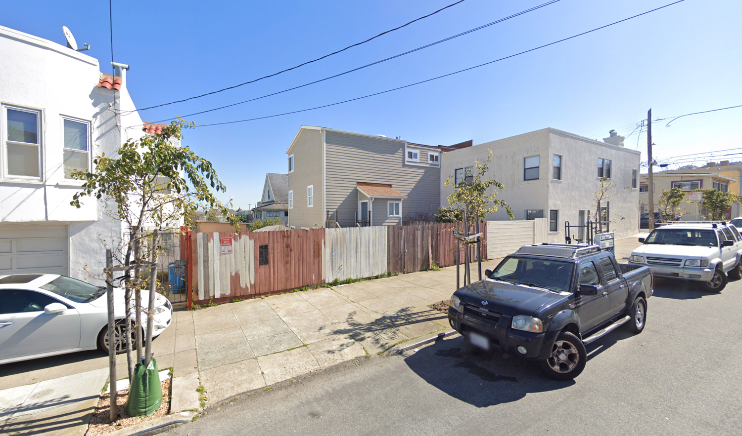 490 Ellington Avenue backyard, image via Google Street View