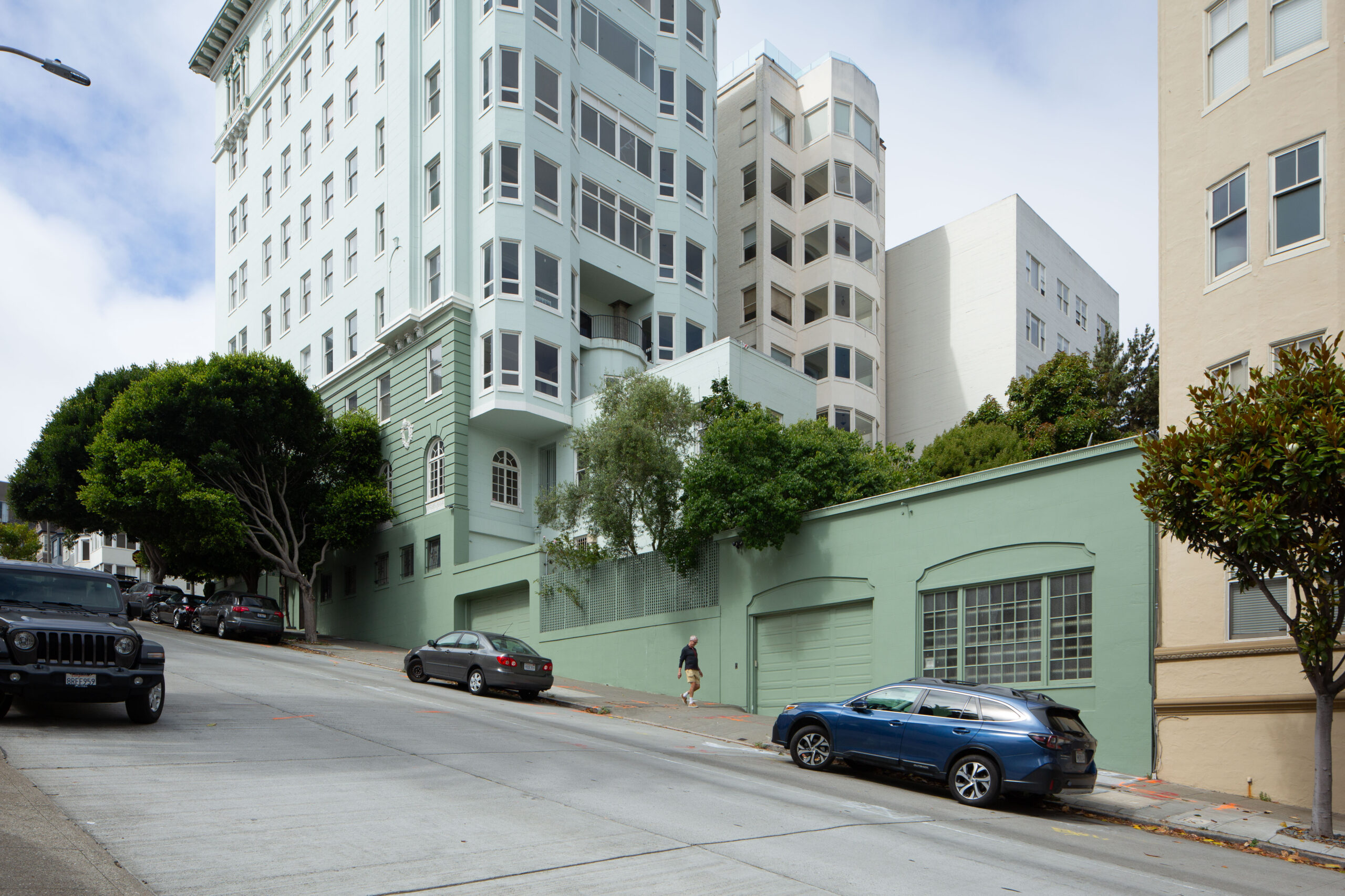 2100 Jackson Street garage, image by author